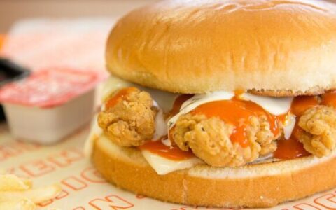 Is Whataburger's Buffalo Chicken Sandwich Worth the Hype?