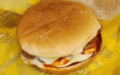 Whataburger's Buffalo Ranch Chicken Sandwich: A Spicy and Savory Review